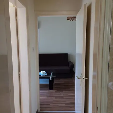 Smart In Mackenzie Beach Apartment